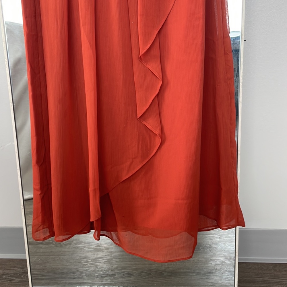Chiffon Dress. Size 6. Worn Once. No stains. Essentially new - Picture 3 of 5
